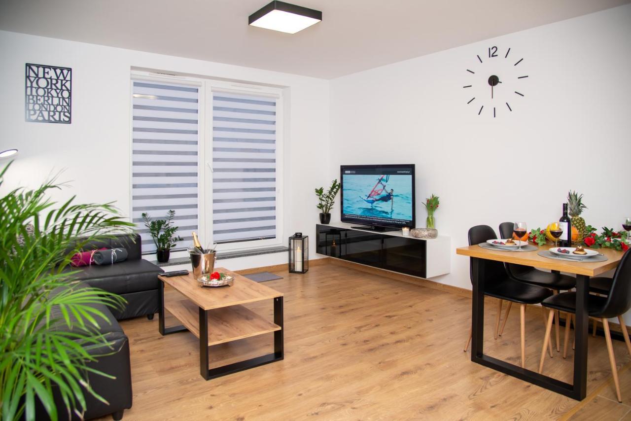 Maya'S Flats & Resorts 49 - Spacious 3 Rooms Apartment In Szafarnia Gdańsk Zewnętrze zdjęcie